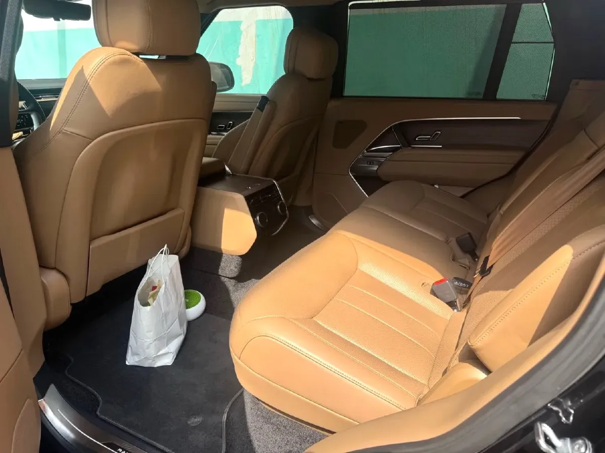 2025 Land Rover Range Rover 3.0T 400HP L6 8AT,autocango,china used car exporter,china ev exporter,chinese used car exporter,chinese used ev exporter
