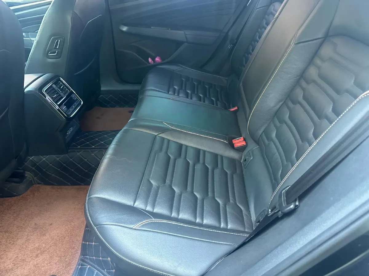 2019 Volvo V40 1.5T 152HP L4 6AT,autocango,china used car exporter,china ev exporter,chinese used car exporter,chinese used ev exporter