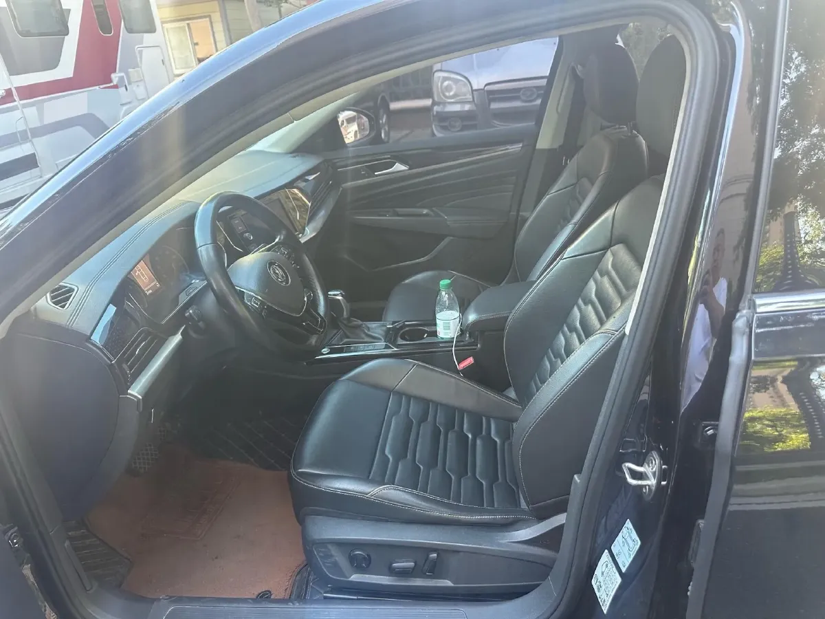 2019 Volvo V40 1.5T 152HP L4 6AT,autocango,china used car exporter,china ev exporter,chinese used car exporter,chinese used ev exporter