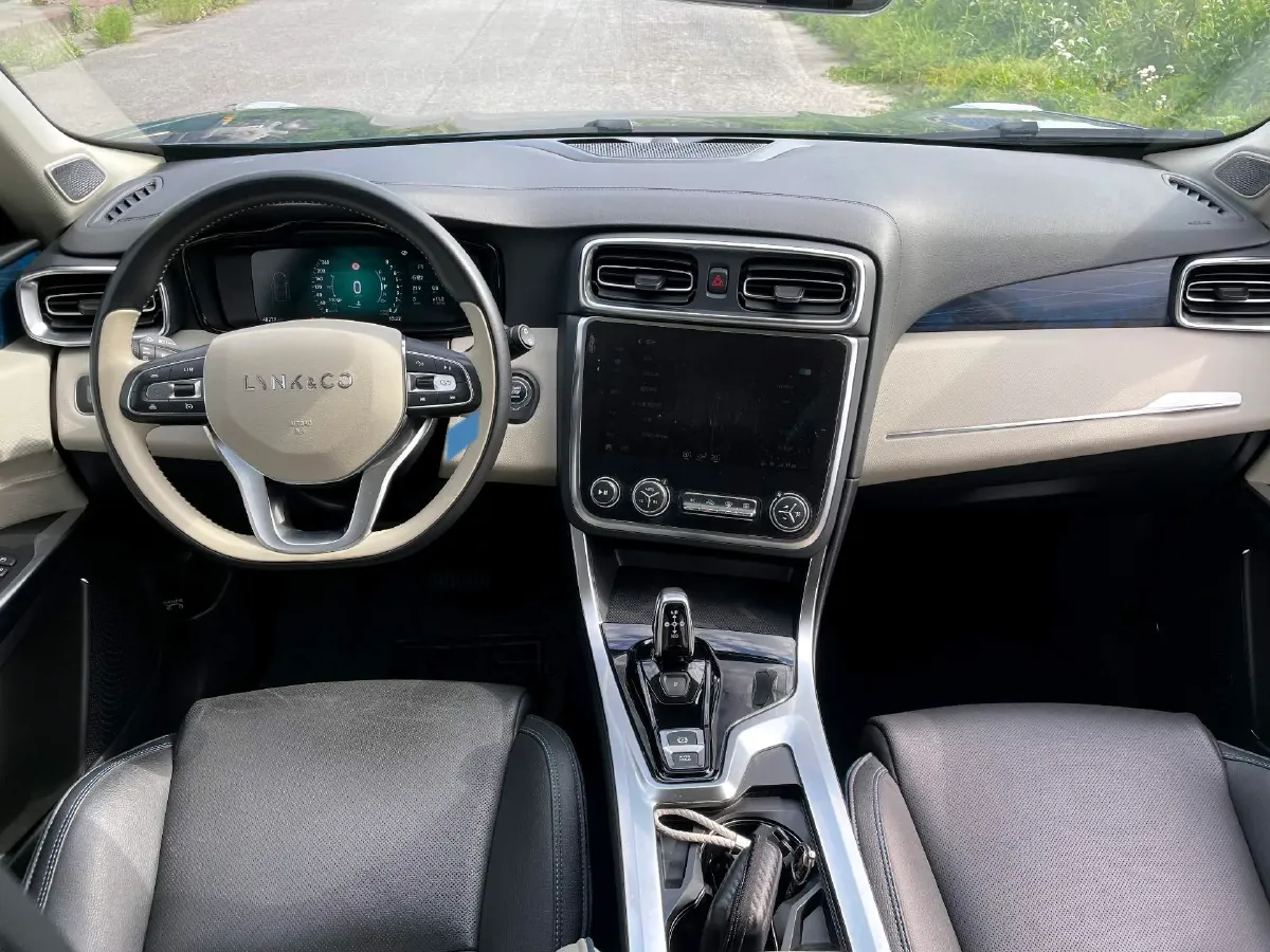 2019 LYNK&CO 01 2.0T 190HP L4 6AT,autocango,china used car exporter,china ev exporter,chinese used car exporter,chinese used ev exporter