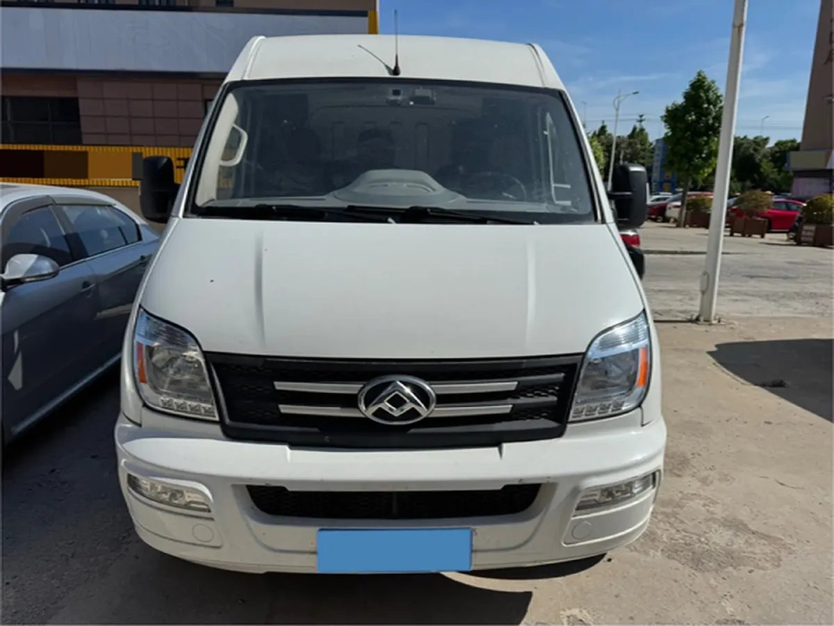 2021 MAXUS XinTu V80 2.0T 127HP L4 6MT,autocango,china used car exporter,china ev exporter,chinese used car exporter,chinese used ev exporter