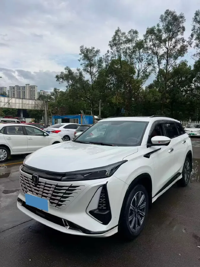 2022 ChangAn CS75 Plus 1.5T 188HP L4 8AT,autocango,china used car exporter,china ev exporter,chinese used car exporter,chinese used ev exporter