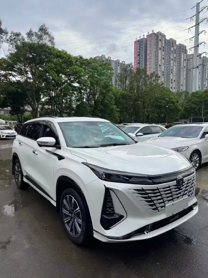 2022 ChangAn CS75 Plus 1.5T 188HP L4 8AT,autocango,china used car exporter,china ev exporter,chinese used car exporter,chinese used ev exporter