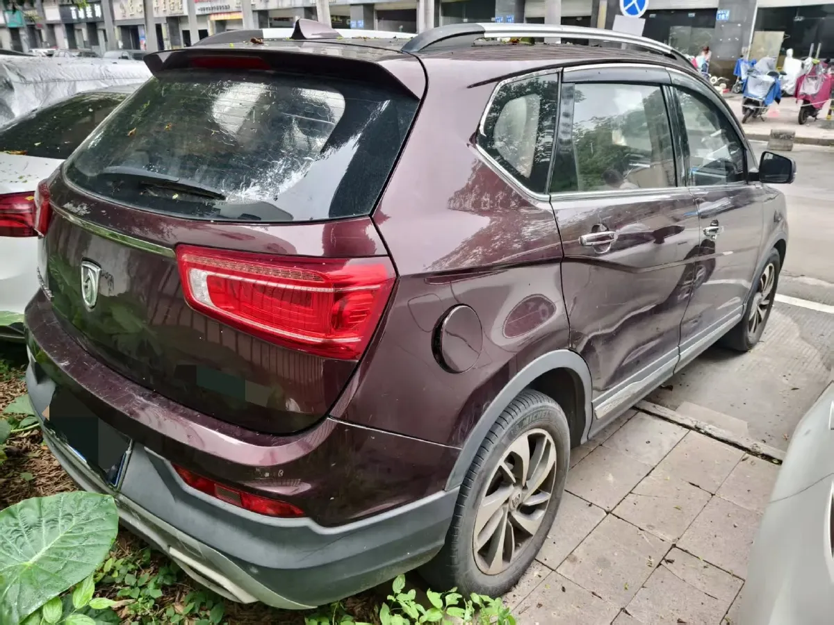 2017 BaoJun 560 1.5T 150HP L4 6DCT,autocango,china used car exporter,china ev exporter,chinese used car exporter,chinese used ev exporter