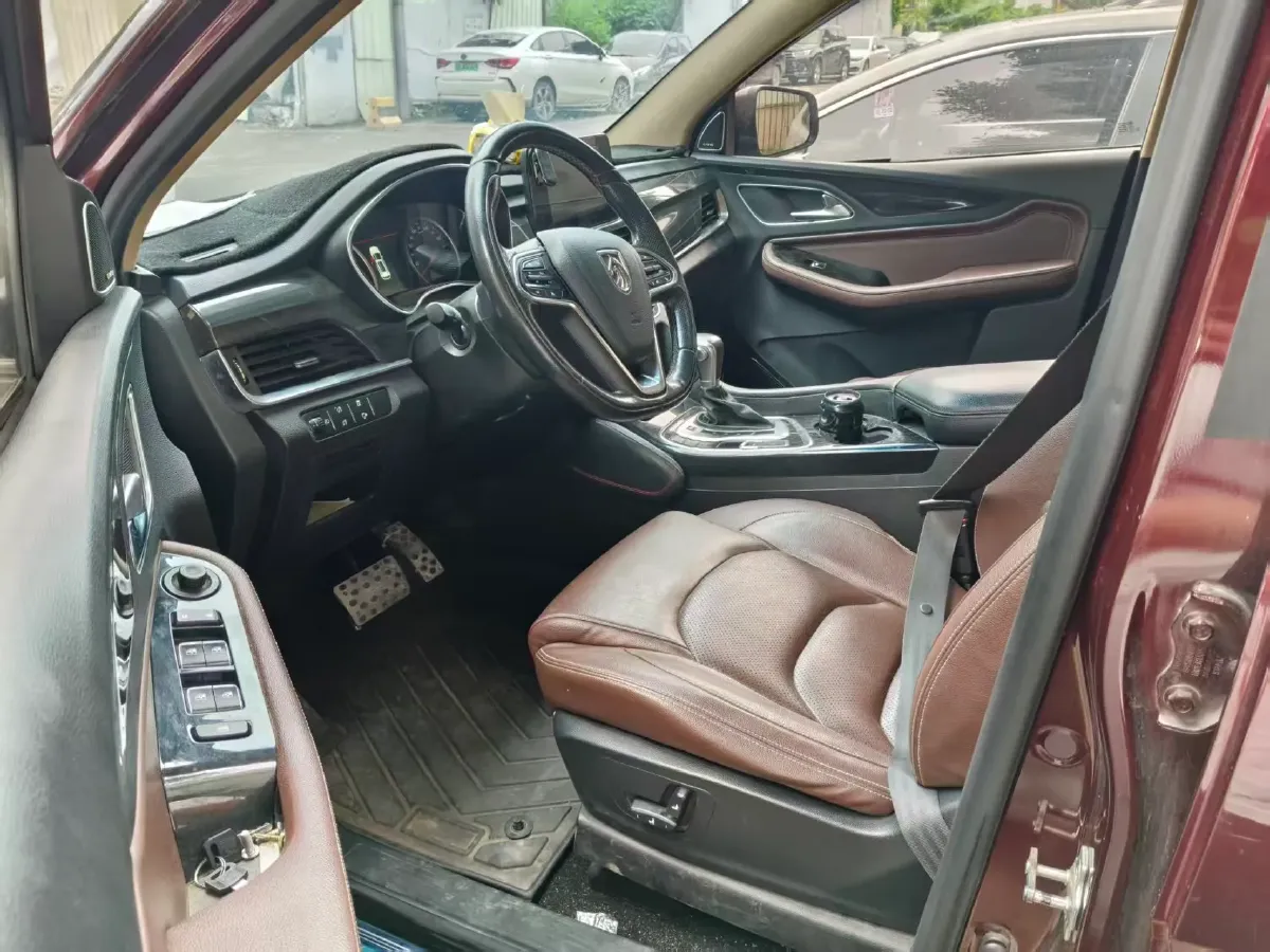 2017 BaoJun 560 1.5T 150HP L4 6DCT,autocango,china used car exporter,china ev exporter,chinese used car exporter,chinese used ev exporter
