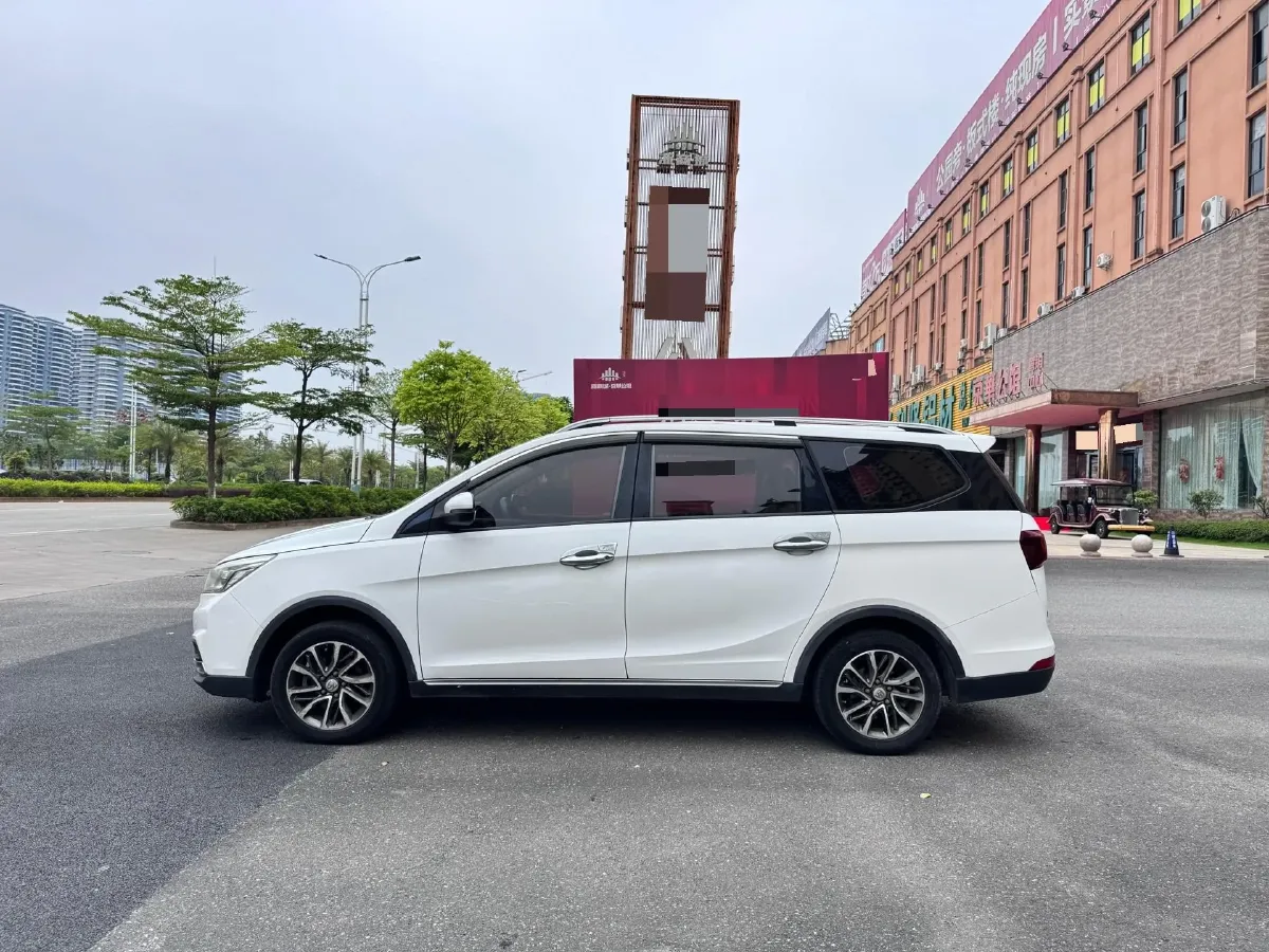 2017 BaoJun 730 1.5T 150HP L4 6MT,autocango,china used car exporter,china ev exporter,chinese used car exporter,chinese used ev exporter