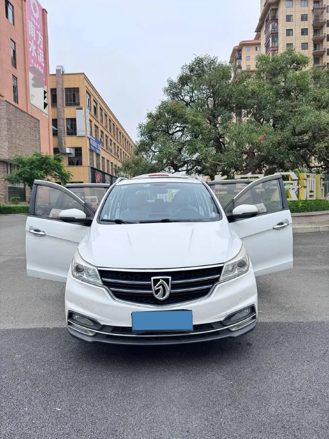 2017 BaoJun 730 1.5T 150HP L4 6MT,autocango,china used car exporter,china ev exporter,chinese used car exporter,chinese used ev exporter
