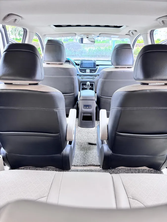 2017 BaoJun 730 1.5T 150HP L4 6MT,autocango,china used car exporter,china ev exporter,chinese used car exporter,chinese used ev exporter