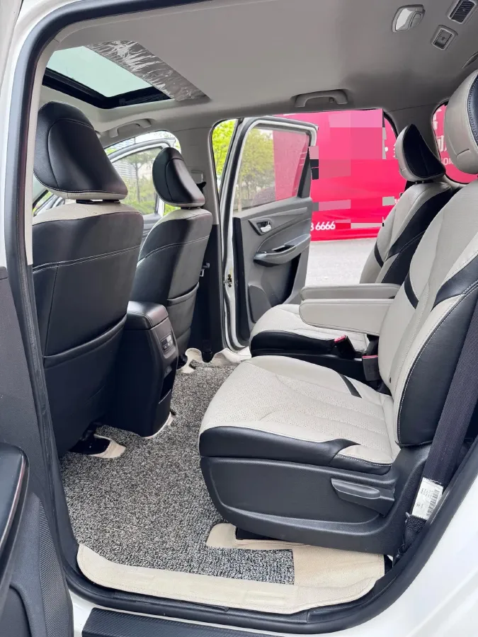 2017 BaoJun 730 1.5T 150HP L4 6MT,autocango,china used car exporter,china ev exporter,chinese used car exporter,chinese used ev exporter