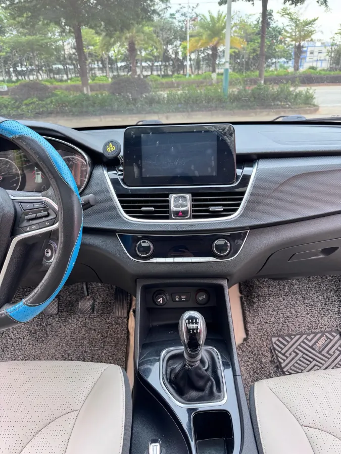 2017 BaoJun 730 1.5T 150HP L4 6MT,autocango,china used car exporter,china ev exporter,chinese used car exporter,chinese used ev exporter
