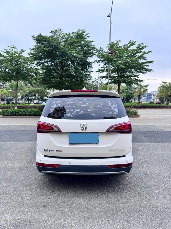 2017 BaoJun 730 1.5T 150HP L4 6MT,autocango,china used car exporter,china ev exporter,chinese used car exporter,chinese used ev exporter