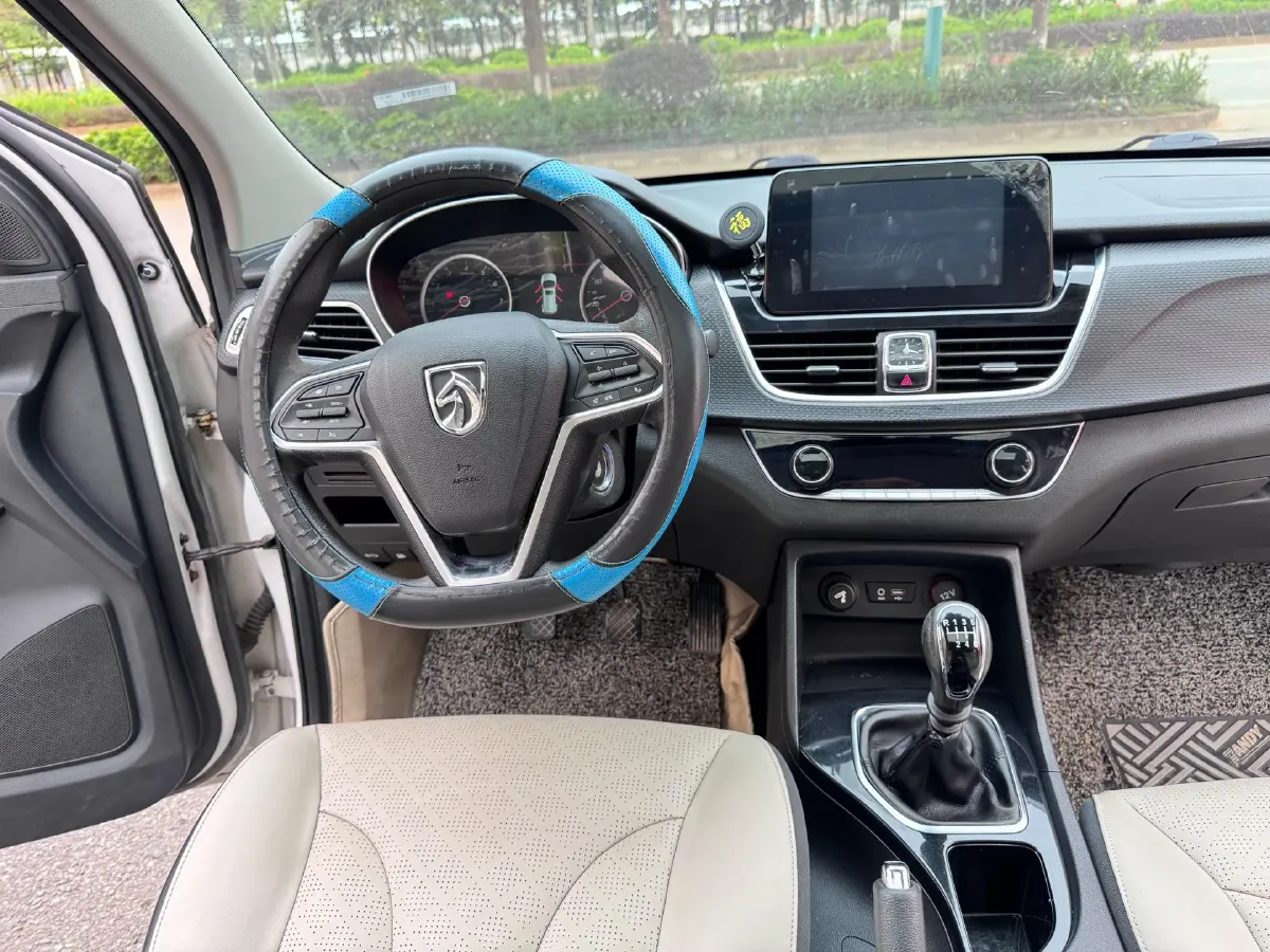 2017 BaoJun 730 1.5T 150HP L4 6MT,autocango,china used car exporter,china ev exporter,chinese used car exporter,chinese used ev exporter