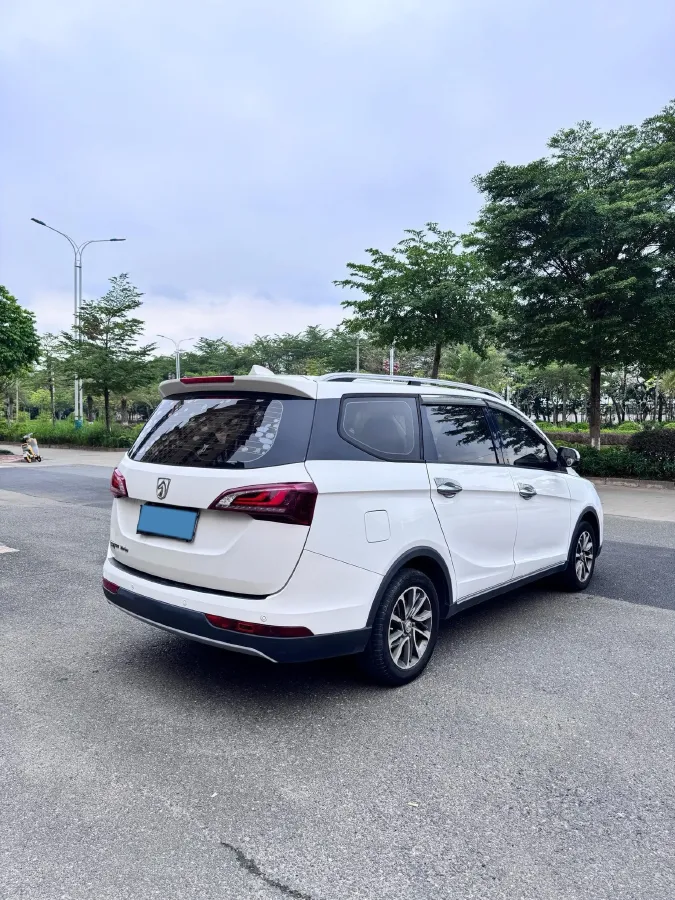 2017 BaoJun 730 1.5T 150HP L4 6MT,autocango,china used car exporter,china ev exporter,chinese used car exporter,chinese used ev exporter