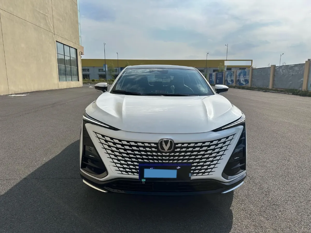2023 ChangAn UNI-T 1.5T 188HP L4 7DCT,autocango,china used car exporter,china ev exporter,chinese used car exporter,chinese used ev exporter