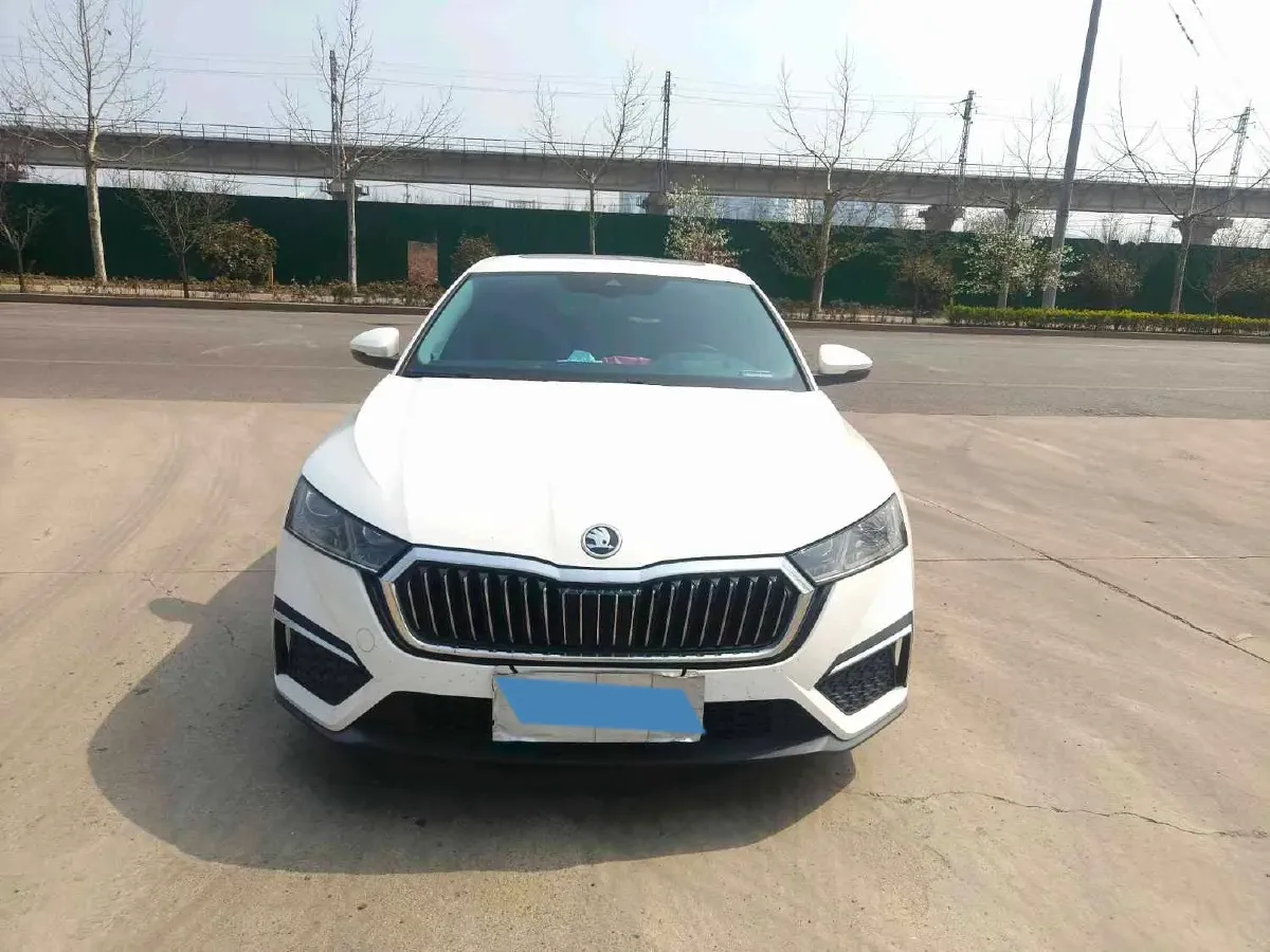 2022 Skoda Octavia 1.4T 150HP L4 7DCT,autocango,china used car exporter,china ev exporter,chinese used car exporter,chinese used ev exporter