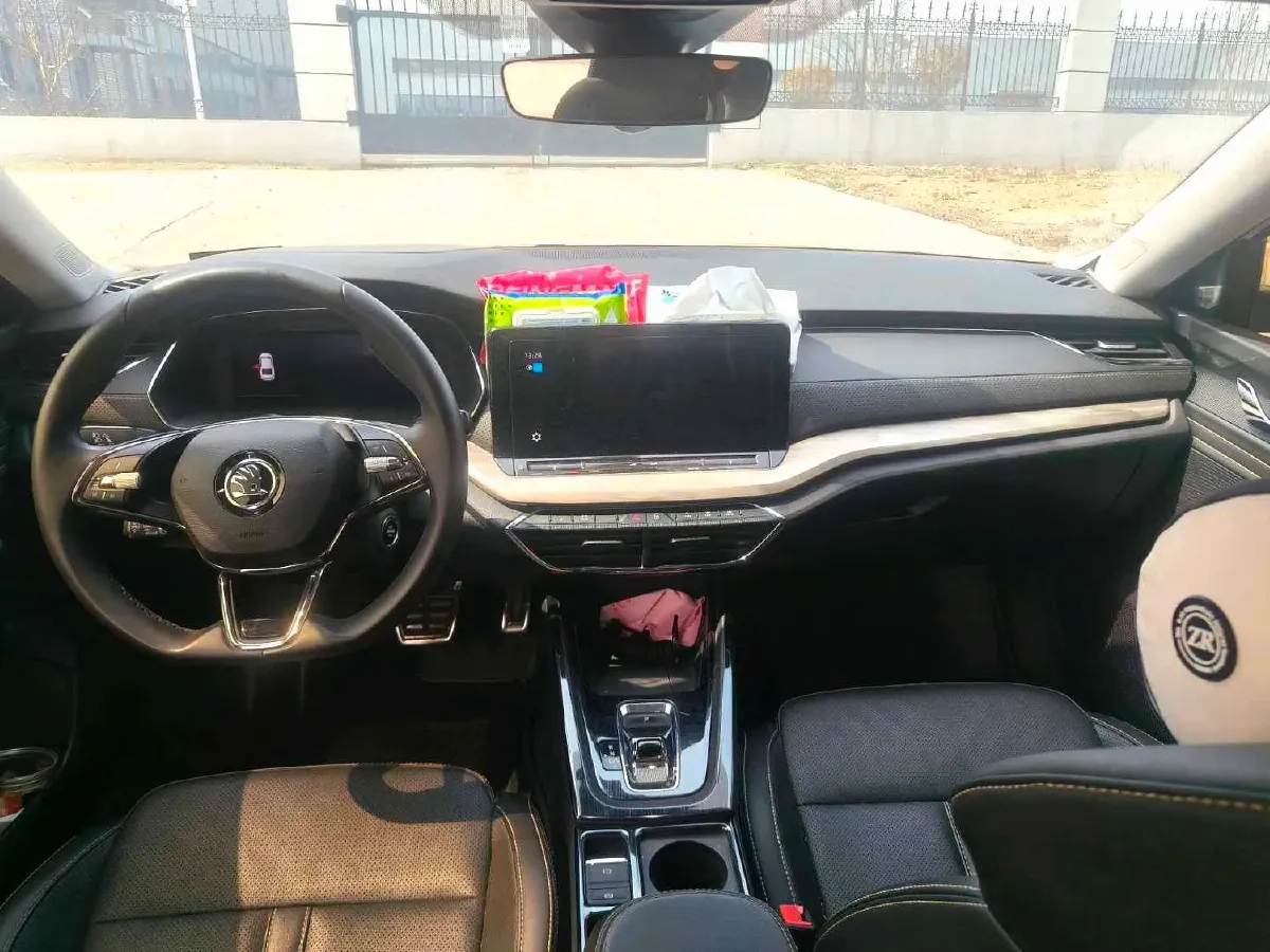 2022 Skoda Octavia 1.4T 150HP L4 7DCT,autocango,china used car exporter,china ev exporter,chinese used car exporter,chinese used ev exporter
