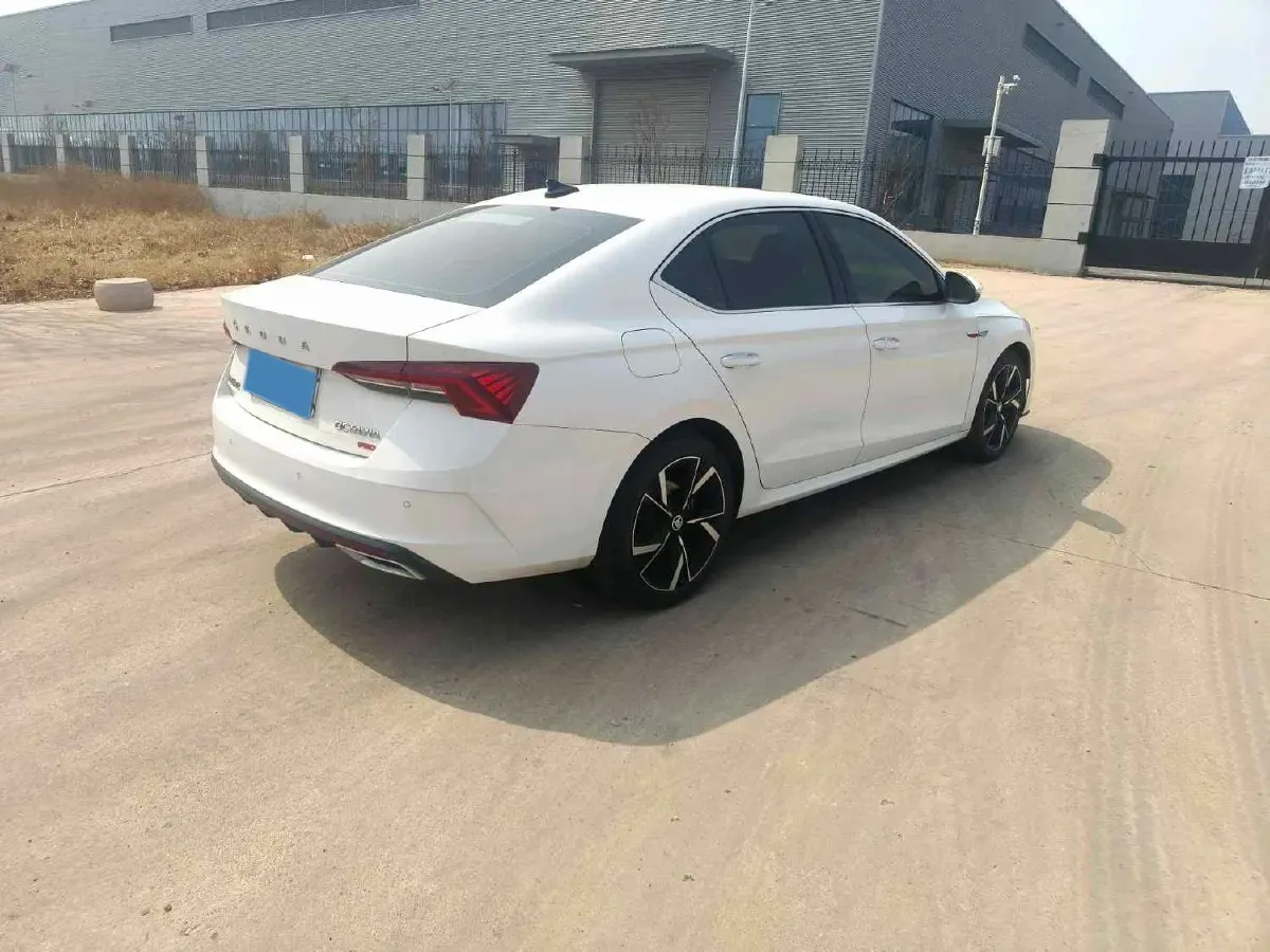 2022 Skoda Octavia 1.4T 150HP L4 7DCT,autocango,china used car exporter,china ev exporter,chinese used car exporter,chinese used ev exporter