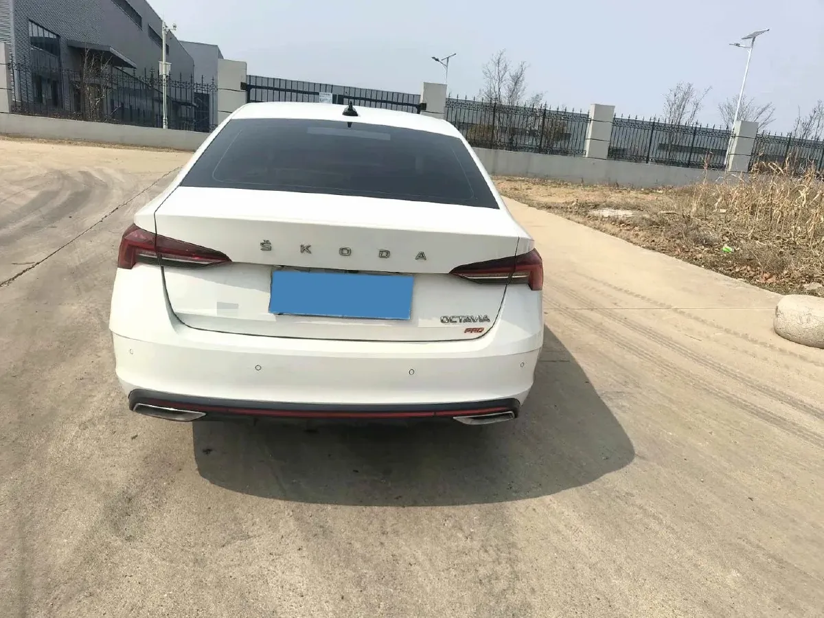2022 Skoda Octavia 1.4T 150HP L4 7DCT,autocango,china used car exporter,china ev exporter,chinese used car exporter,chinese used ev exporter