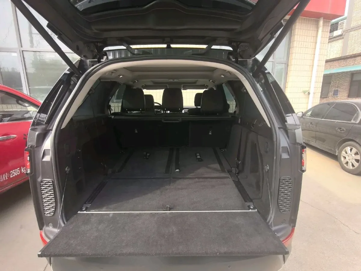 2018 Land Rover Discovery 3.0T 340HP V6 8AT,autocango,china used car exporter,china ev exporter,chinese used car exporter,chinese used ev exporter