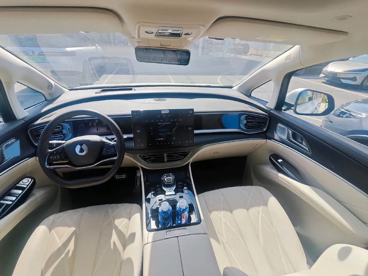 2025 Denza D9 1.5T 156HP L4 E-CVT PHEV 40KWH,autocango,china used car exporter,china ev exporter,chinese used car exporter,chinese used ev exporter