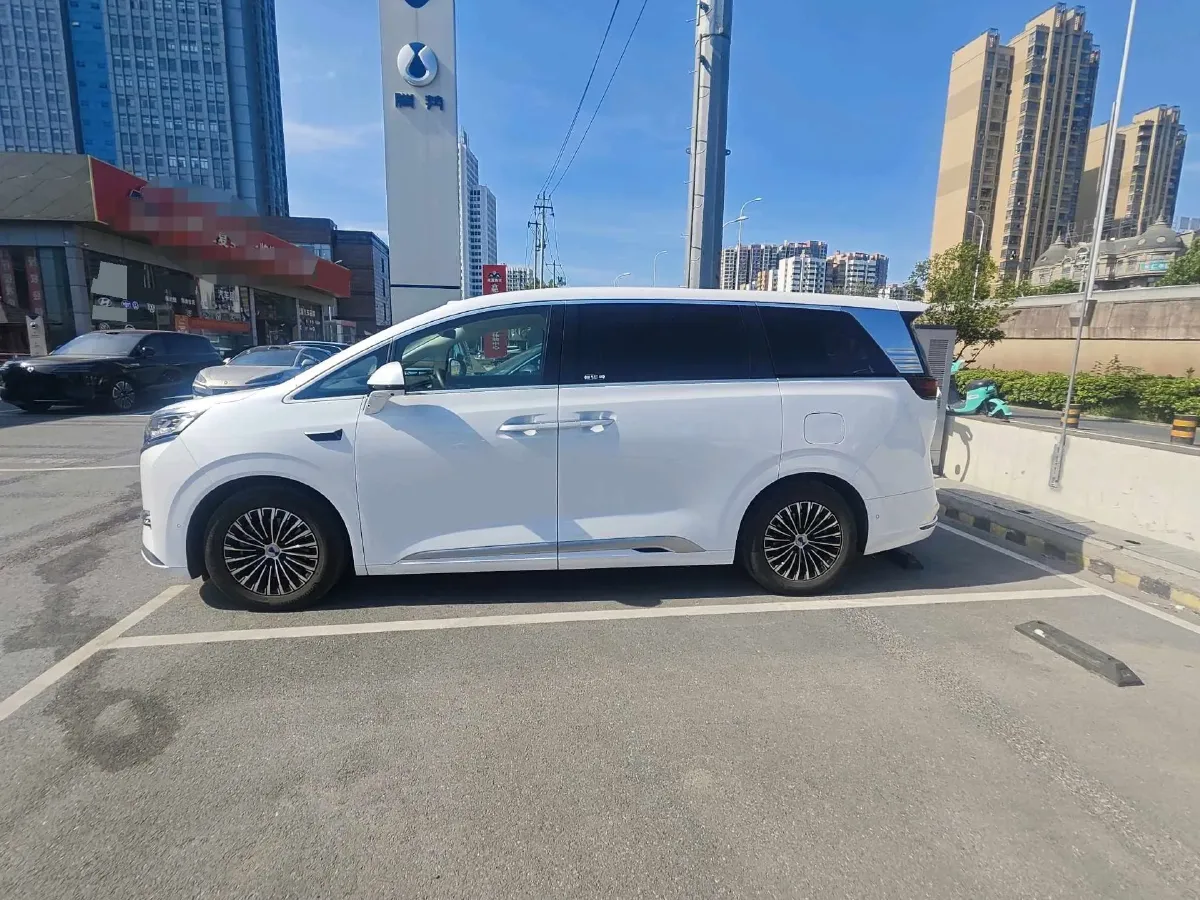 2025 Denza D9 1.5T 156HP L4 E-CVT PHEV 40KWH,autocango,china used car exporter,china ev exporter,chinese used car exporter,chinese used ev exporter