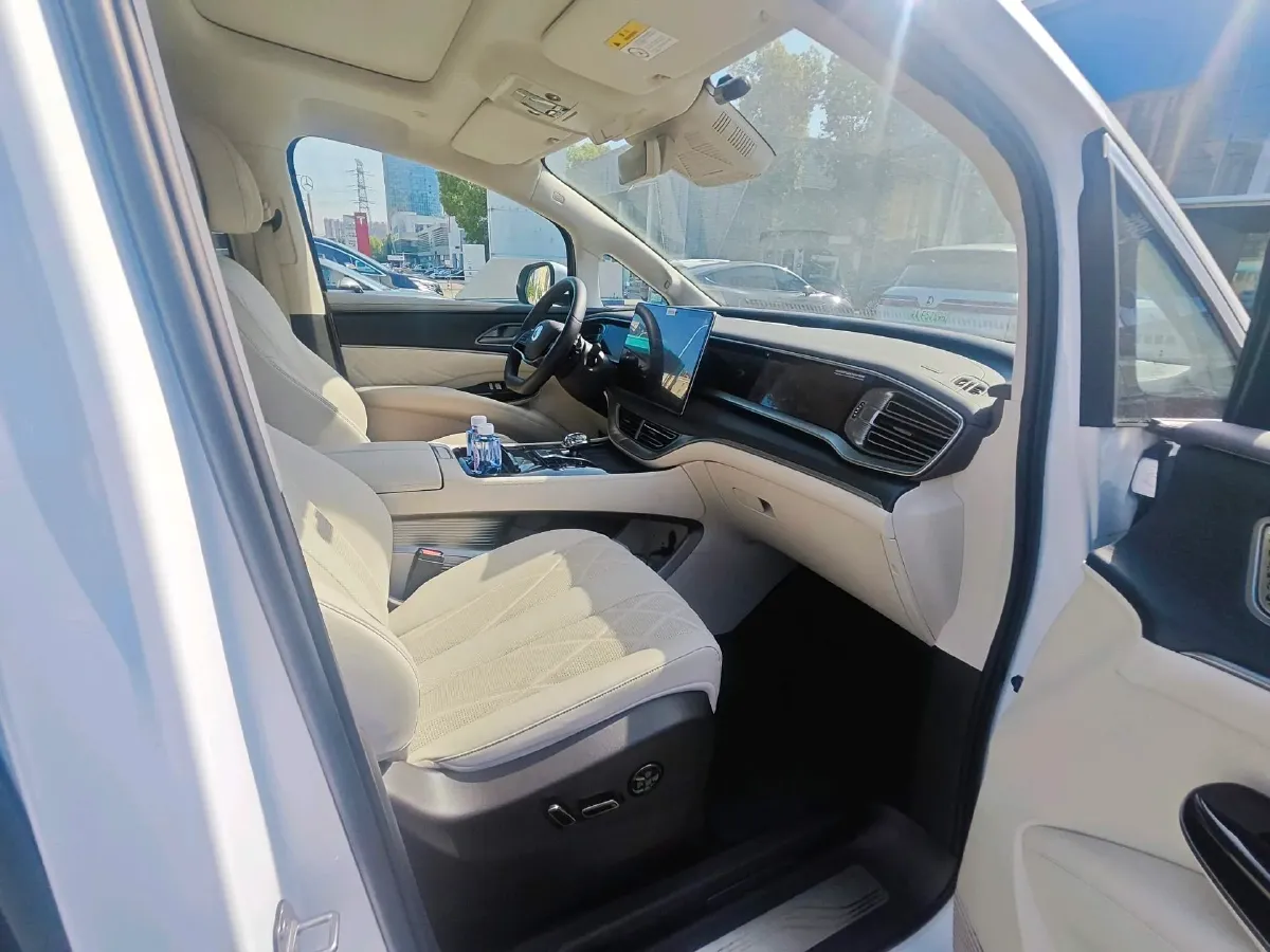 2025 Denza D9 1.5T 156HP L4 E-CVT PHEV 40KWH,autocango,china used car exporter,china ev exporter,chinese used car exporter,chinese used ev exporter