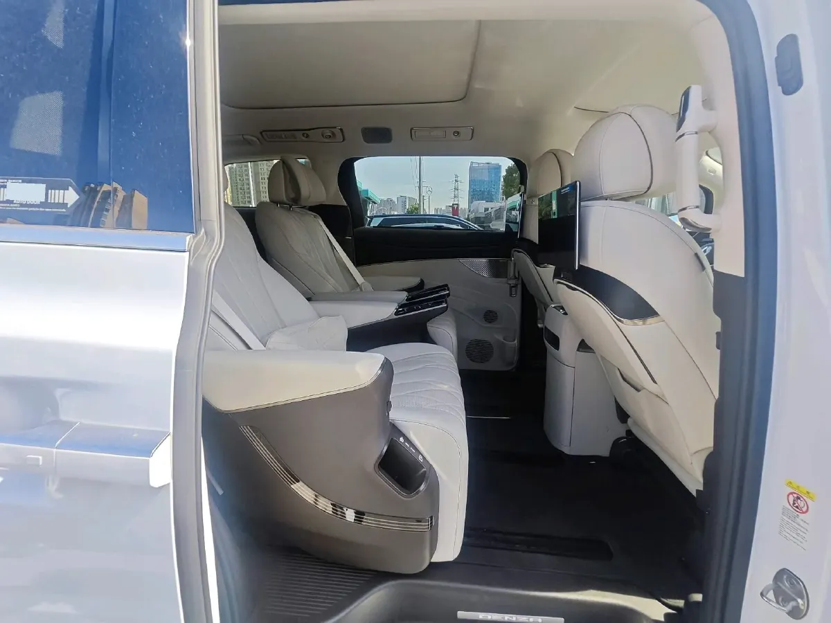2025 Denza D9 1.5T 156HP L4 E-CVT PHEV 40KWH,autocango,china used car exporter,china ev exporter,chinese used car exporter,chinese used ev exporter