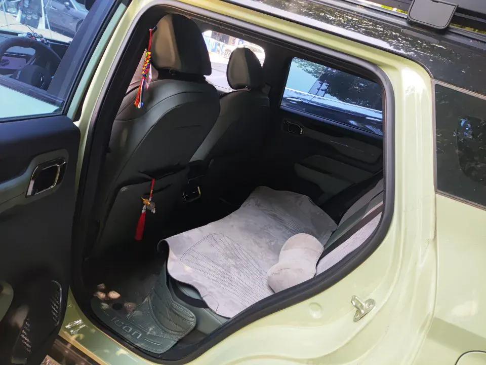 2025 Geely Cowboy 1.5T 181HP L4 7DCT,autocango,china used car exporter,china ev exporter,chinese used car exporter,chinese used ev exporter