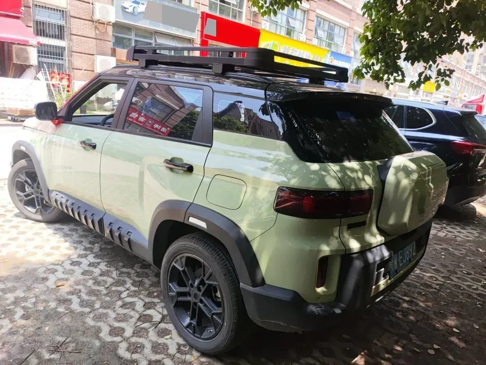 2025 Geely Cowboy 1.5T 181HP L4 7DCT,autocango,china used car exporter,china ev exporter,chinese used car exporter,chinese used ev exporter