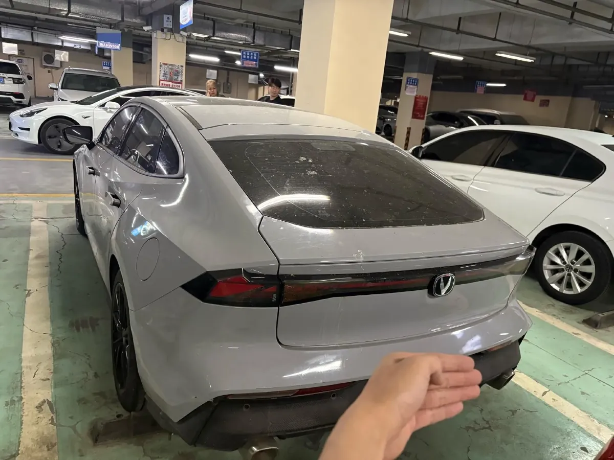 2023 ChangAn UNI-V 1.5T 188HP L4 7DCT,autocango,china used car exporter,china ev exporter,chinese used car exporter,chinese used ev exporter