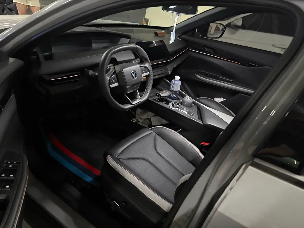 2023 ChangAn UNI-V 1.5T 188HP L4 7DCT,autocango,china used car exporter,china ev exporter,chinese used car exporter,chinese used ev exporter