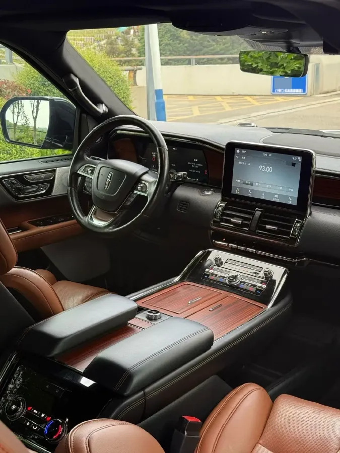2018 Lincoln Navigator 3.5T 415HP V6 10AT,autocango,china used car exporter,china ev exporter,chinese used car exporter,chinese used ev exporter