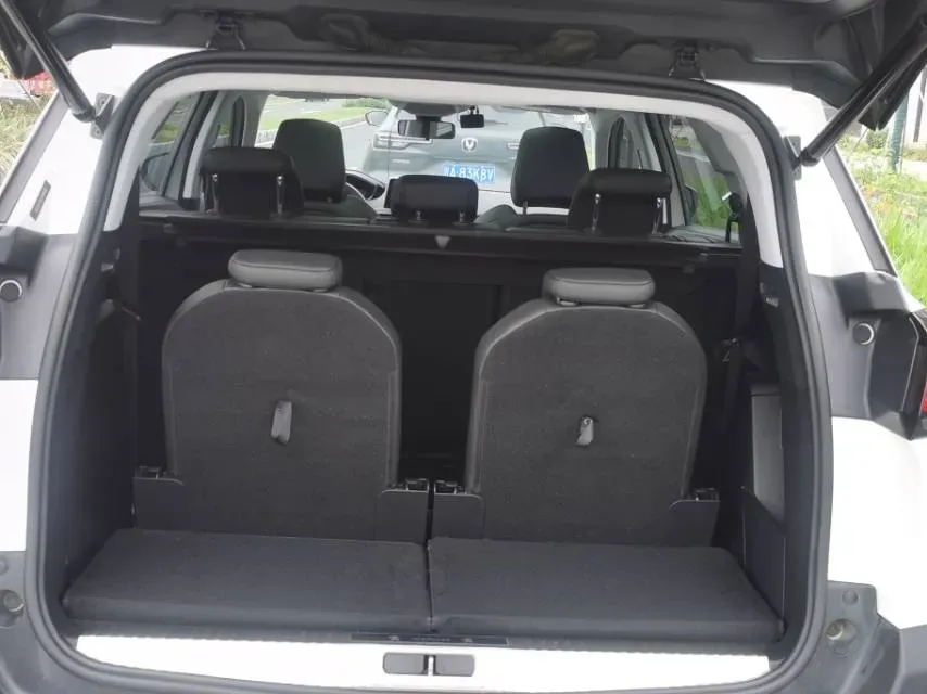 2017 Peugeot 5008 1.8T 204HP L4 6AT,autocango,china used car exporter,china ev exporter,chinese used car exporter,chinese used ev exporter