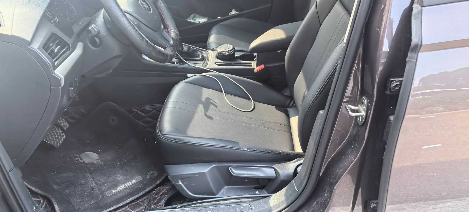 2018 Landwind XiaoYao 1.5T 163HP L4 CVT,autocango,china used car exporter,china ev exporter,chinese used car exporter,chinese used ev exporter