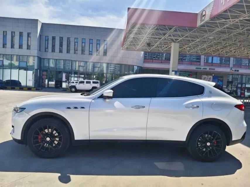 2018 Maserati Levante 3.0T 350HP V6 8AT,autocango,china used car exporter,china ev exporter,chinese used car exporter,chinese used ev exporter