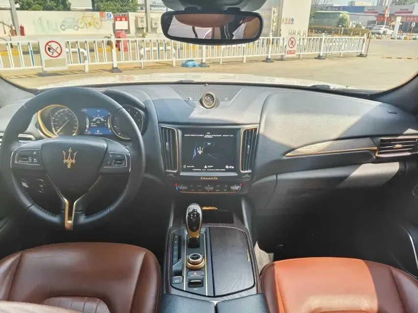 2018 Maserati Levante 3.0T 350HP V6 8AT,autocango,china used car exporter,china ev exporter,chinese used car exporter,chinese used ev exporter