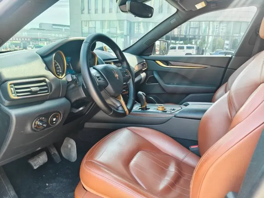 2018 Maserati Levante 3.0T 350HP V6 8AT,autocango,china used car exporter,china ev exporter,chinese used car exporter,chinese used ev exporter