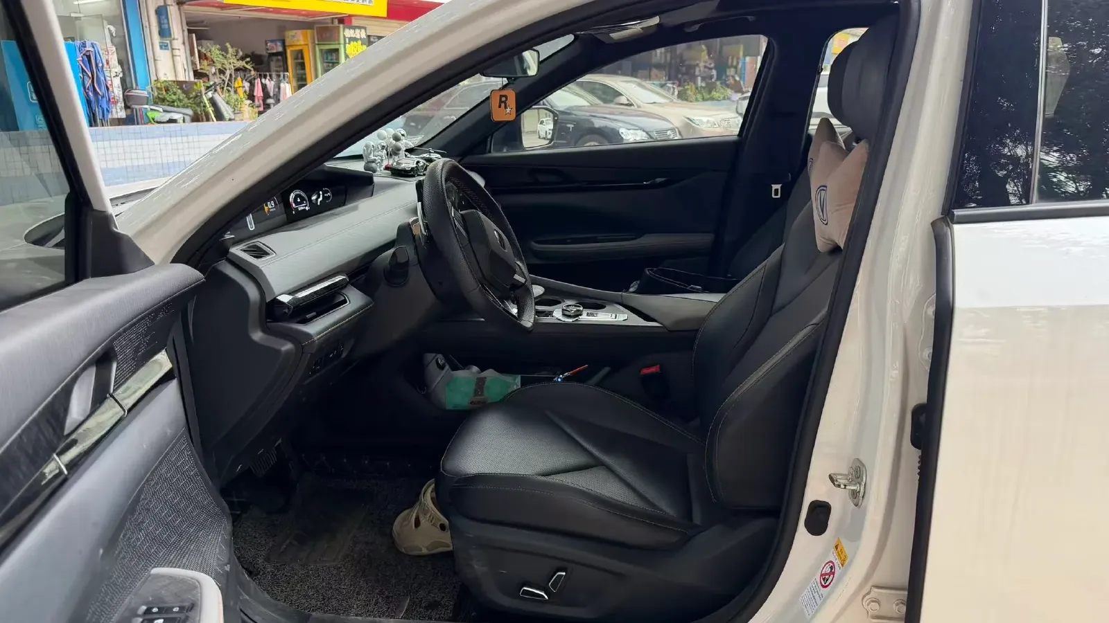 2022 ChangAn UNI-V 1.5T 188HP L4 7DCT,autocango,china used car exporter,china ev exporter,chinese used car exporter,chinese used ev exporter