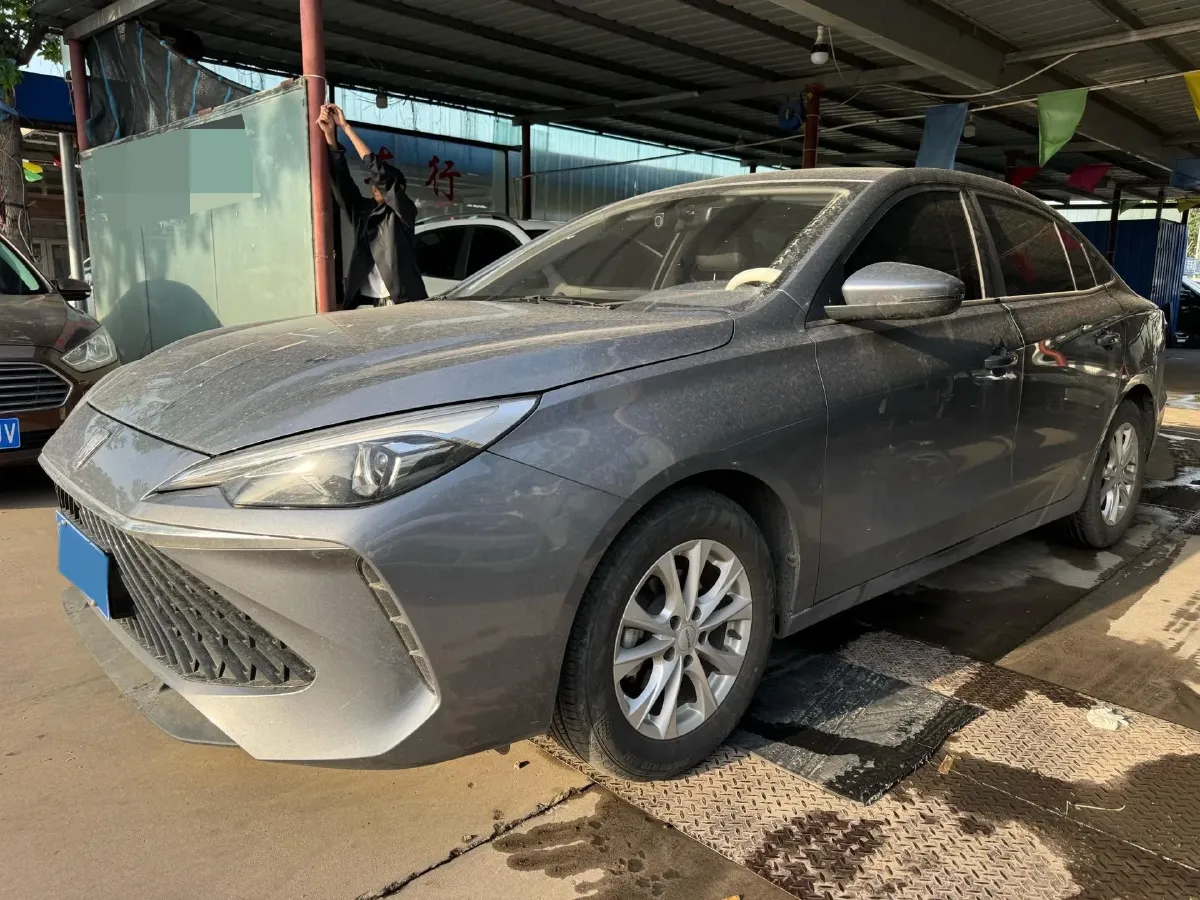 2023 Roewe i5 1.5L 129HP L4 5MT,autocango,china used car exporter,china ev exporter,chinese used car exporter,chinese used ev exporter