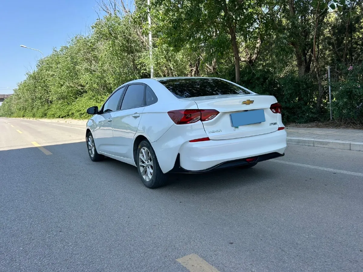 2024 Chevrolet Monza 1.5L 113HP L4 6DCT,autocango,china used car exporter,china ev exporter,chinese used car exporter,chinese used ev exporter
