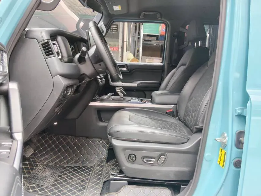 2025 212 212 T01 2.0T 252HP L4 8AT,autocango,china used car exporter,china ev exporter,chinese used car exporter,chinese used ev exporter