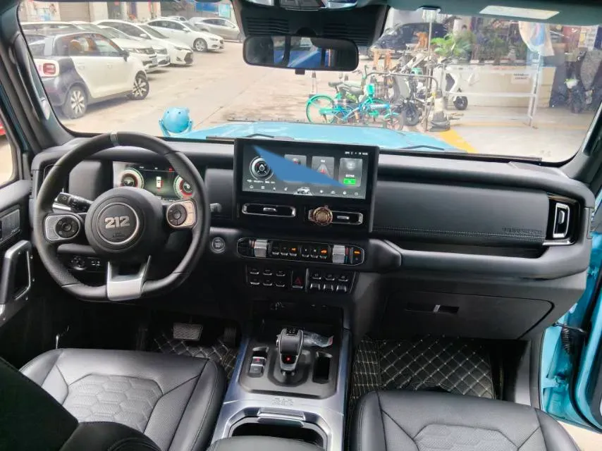 2025 212 212 T01 2.0T 252HP L4 8AT,autocango,china used car exporter,china ev exporter,chinese used car exporter,chinese used ev exporter