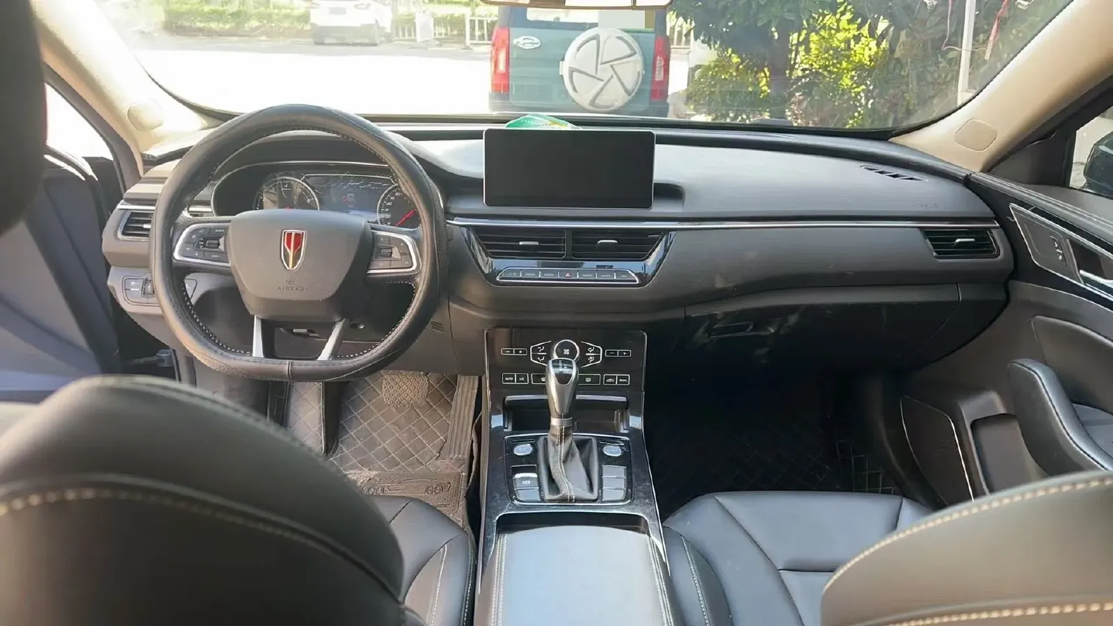 2019 HongQi H5 1.8T 180HP L4 6AT,autocango,china used car exporter,china ev exporter,chinese used car exporter,chinese used ev exporter