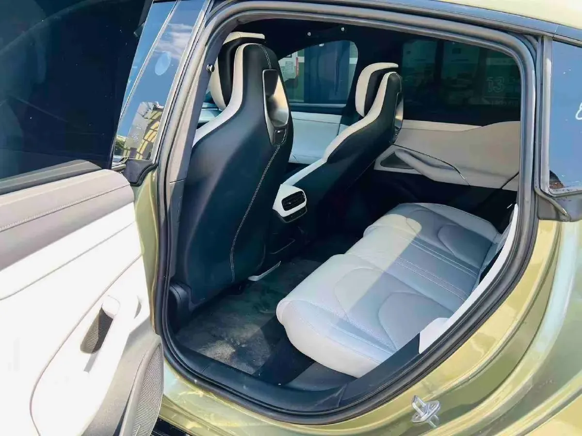 2024 MI SU7 BEV 101KWH,autocango,china used car exporter,china ev exporter,chinese used car exporter,chinese used ev exporter