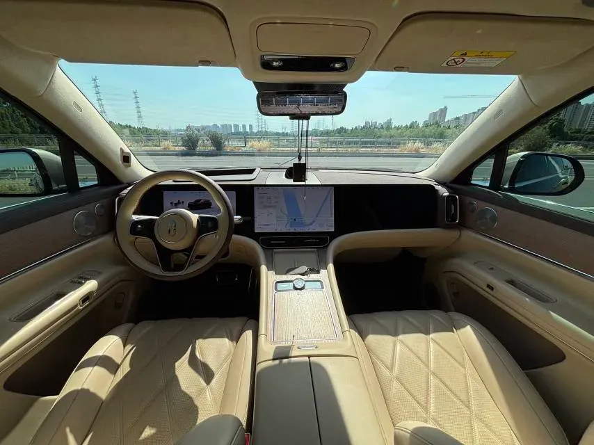 2025 AITO AITO M9 REEV 160HP REEV 52KWH,autocango,china used car exporter,china ev exporter,chinese used car exporter,chinese used ev exporter