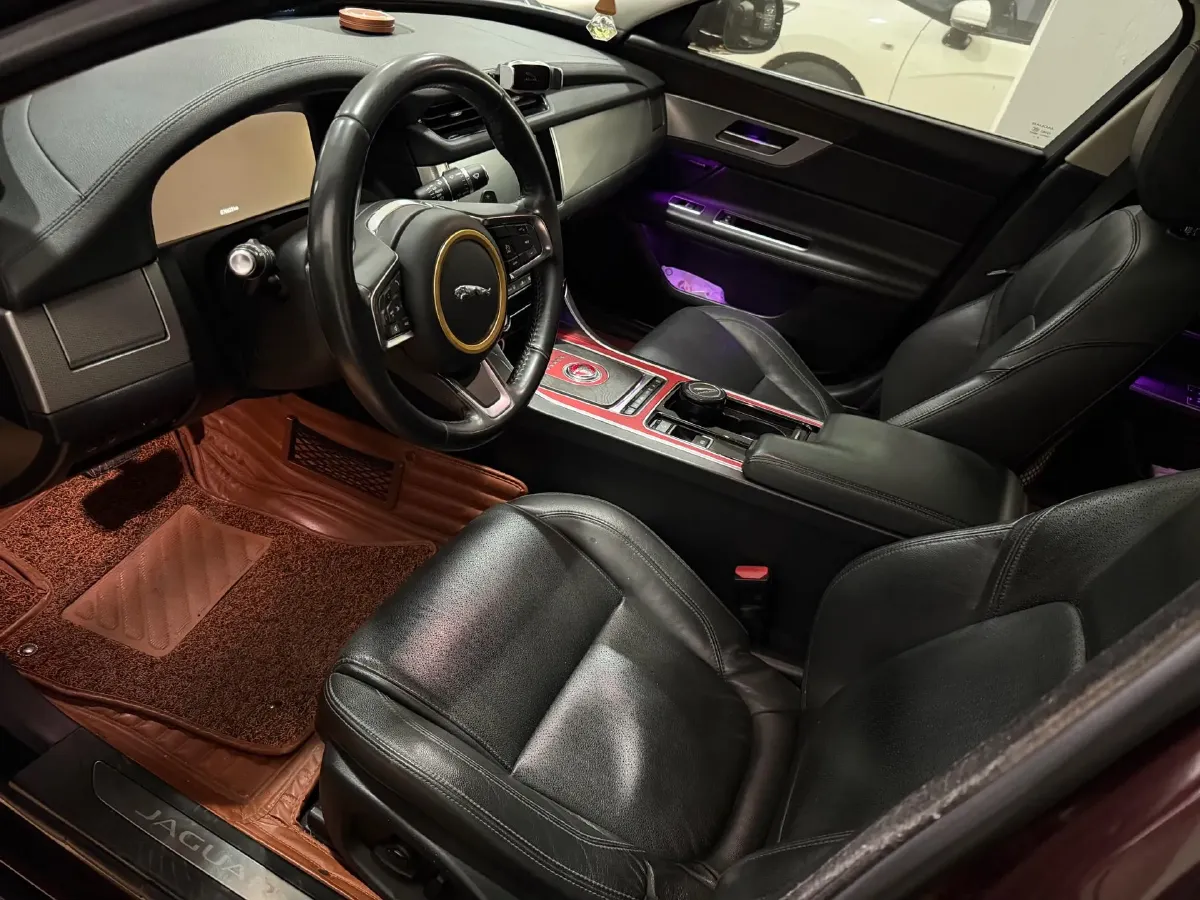 2020 Jaguar XFL 2.0T 250HP L4 8AT,autocango,china used car exporter,china ev exporter,chinese used car exporter,chinese used ev exporter