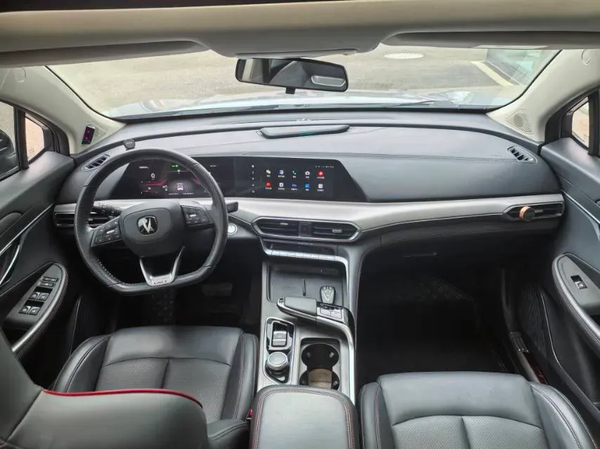 2020 ChangAn UNI-T 1.5T 180HP L4 7DCT,autocango,china used car exporter,china ev exporter,chinese used car exporter,chinese used ev exporter
