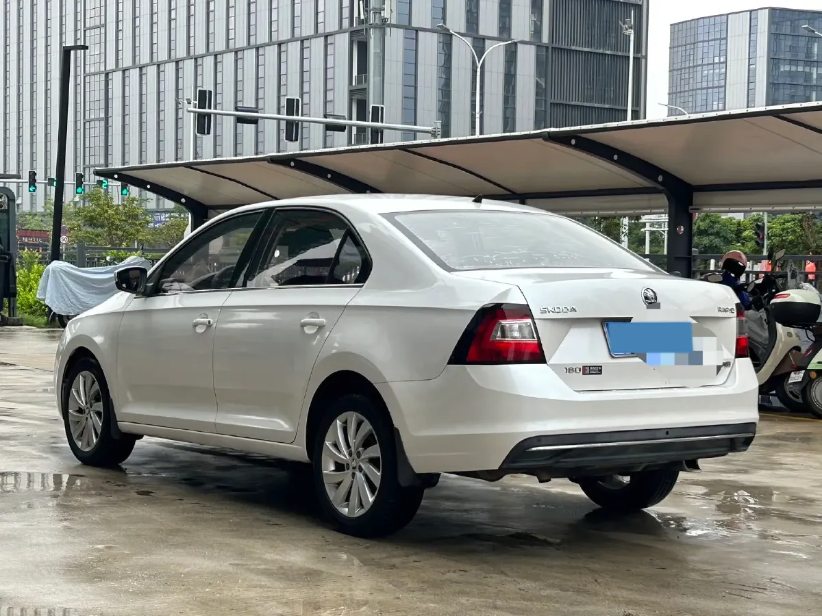 2019 Skoda Rapid Spaceback 1.5L 110HP L4 6AT,autocango,china used car exporter,china ev exporter,chinese used car exporter,chinese used ev exporter
