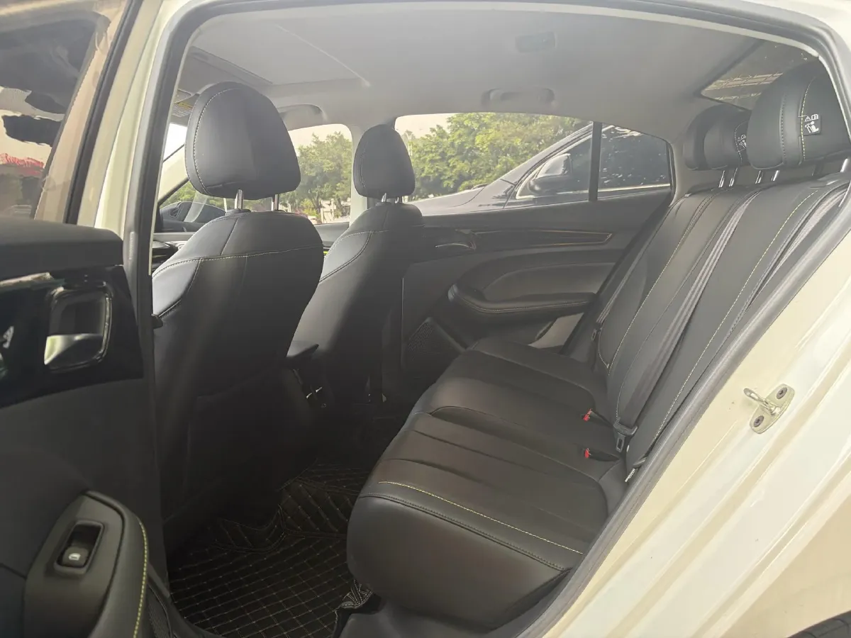 2021 Roewe i5 1.5L 120HP L4 5MT,autocango,china used car exporter,china ev exporter,chinese used car exporter,chinese used ev exporter