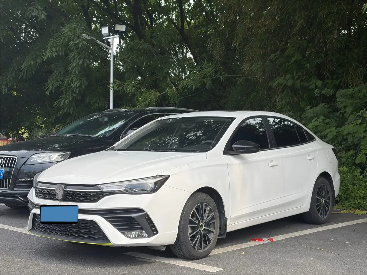 2021 Roewe i5 1.5L 120HP L4 5MT,autocango,china used car exporter,china ev exporter,chinese used car exporter,chinese used ev exporter